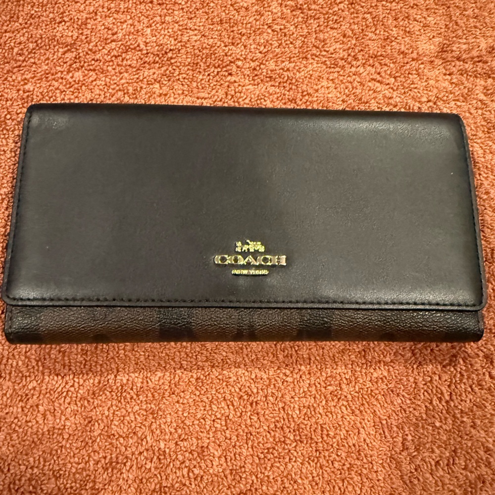Authentic large coach trifold checkbook signature wallet, new